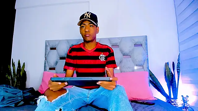 tiago xxx  online show from October 24, 11:50 pm