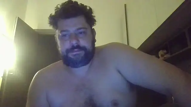 Snapshot of giuseppelovisi85 chatting on October 2, 5:44 am giuseppelovisi85 online show from October 2, 5:44 am