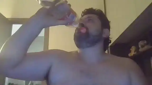 Snapshot of giuseppelovisi85 chatting on October 19, 8:01 pm giuseppelovisi85 online show from October 19, 8:01 pm