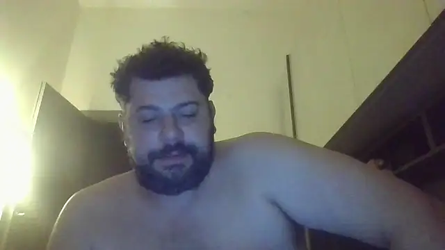 Snapshot of giuseppelovisi85 chatting on October 1, 5:33 am giuseppelovisi85 online show from October 1, 5:33 am