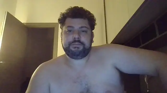 Snapshot of giuseppelovisi85 chatting on October 23, 10:46 pm giuseppelovisi85 online show from October 23, 10:46 pm