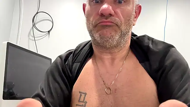 frankyjones8989 online show from November 19, 3:39 am