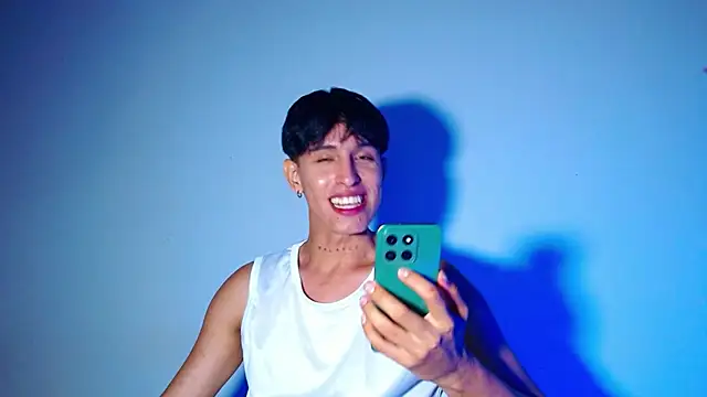 rowanbigboy23 online show from November 28, 2:37 am