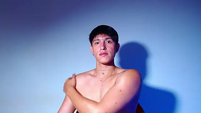 rowanbigboy23 online show from April 11, 11:19 pm