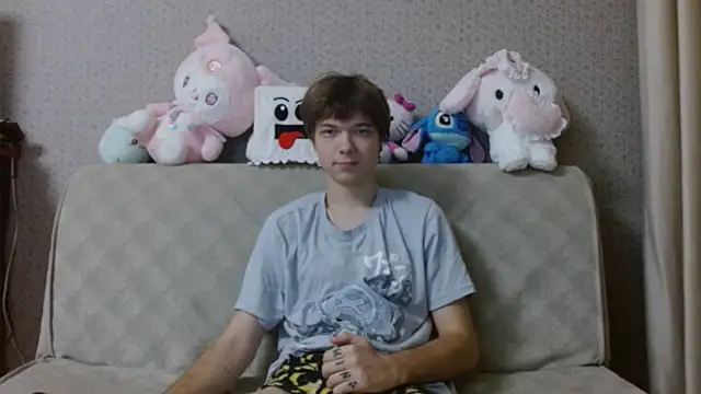 Snapshot of hilt_on_ chatting on October 13, 7:47 am hilt on  online show from October 13, 7:47 am