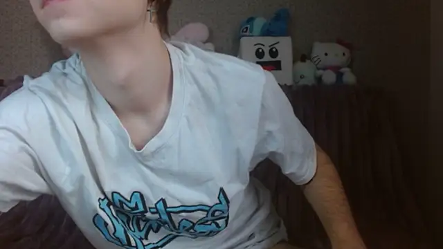 Snapshot of hilt_on_ chatting on October 25, 7:32 am hilt on  online show from October 25, 7:32 am