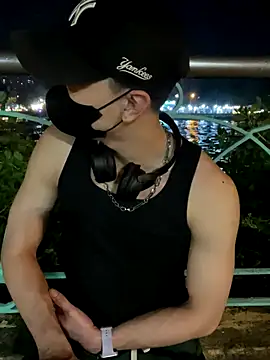 anhkiet huang online show from October 16, 3:09 pm