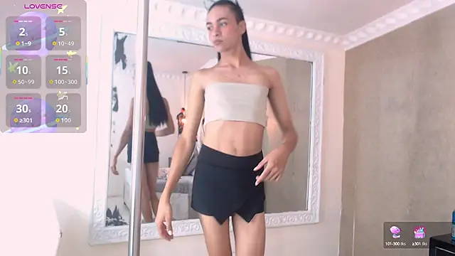 lexiiBoling online show from October 9, 11:15 am