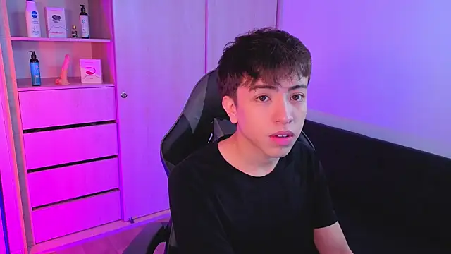 onlinenico online show from September 17, 7:59 pm