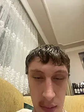 Snapshot of efeeee35 chatting on October 24, 4:52 pm efeeee35 online show from October 24, 4:52 pm