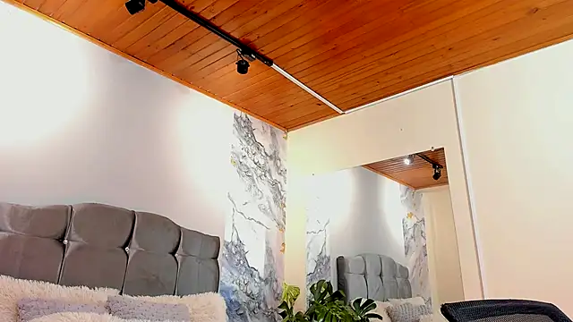 oliver mr  online show from January 6, 8:02 pm