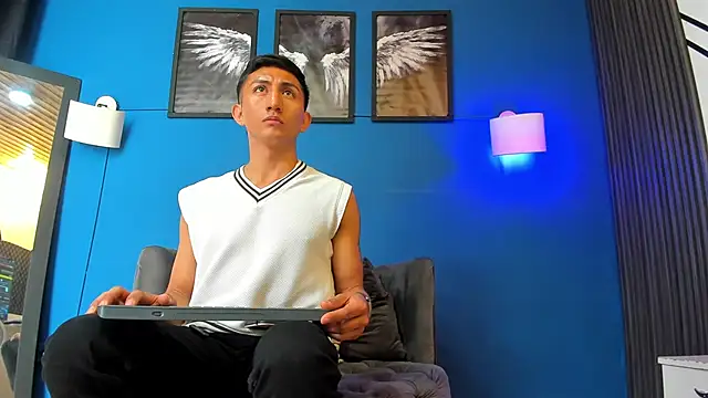 Snapshot of oliver_mr_ chatting on September 13, 7:48 pm oliver mr  online show from September 13, 7:48 pm