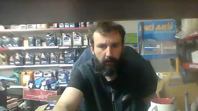 Snapshot of vihand22 chatting on September 18, 9:44 am vihand22 online show from September 18, 9:44 am