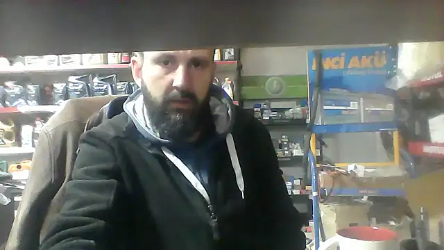 Snapshot of vihand22 chatting on October 18, 8:41 am vihand22 online show from October 18, 8:41 am