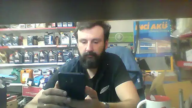 Snapshot of vihand22 chatting on September 17, 9:43 am vihand22 online show from September 17, 9:43 am