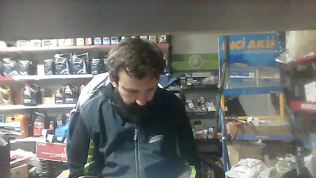 Snapshot of vihand22 chatting on October 1, 7:01 am vihand22 online show from October 1, 7:01 am