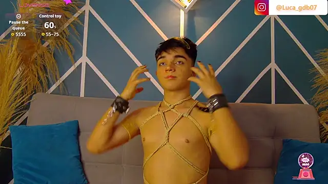 Snapshot of LucaDelart chatting on October 24, 2:19 pm LucaDelart online show from October 24, 2:19 pm