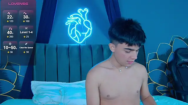 Snapshot of LucaDelart chatting on October 28, 12:18 pm LucaDelart online show from October 28, 12:18 pm