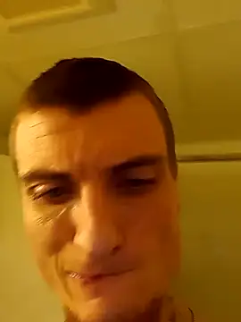 jizzyglizzy92 online show from February 10, 4:17 am