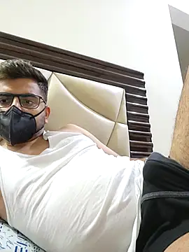 Snapshot of LoveGuruRA chatting on October 30, 9:16 pm LoveGuruRA online show from October 30, 9:16 pm