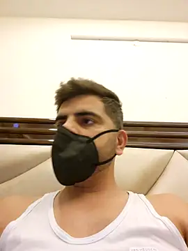 Snapshot of LoveGuruRA chatting on September 26, 9:01 pm LoveGuruRA online show from September 26, 9:01 pm