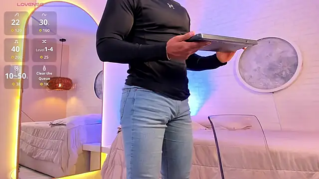 Snapshot of thiago_mercer chatting on September 27, 11:30 am thiago mercer online show from September 27, 11:30 am