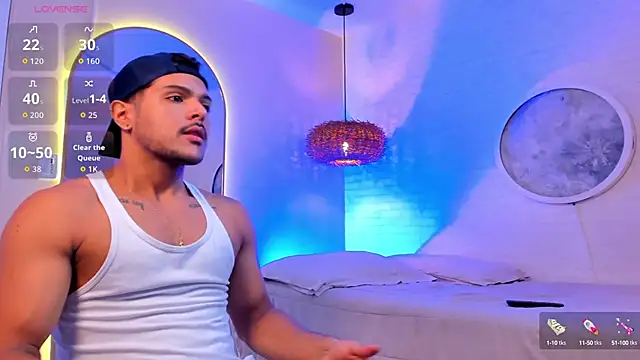 Snapshot of thiago_mercer chatting on September 30, 11:14 am thiago mercer online show from September 30, 11:14 am