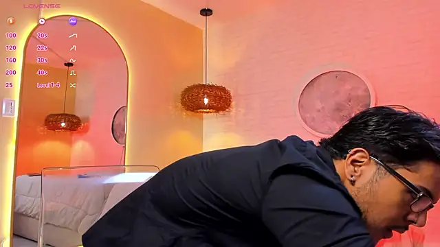 Snapshot of thiago_mercer chatting on September 24, 11:08 am thiago mercer online show from September 24, 11:08 am