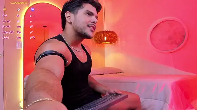 Snapshot of thiago_mercer chatting on September 19, 11:43 am thiago mercer online show from September 19, 11:43 am