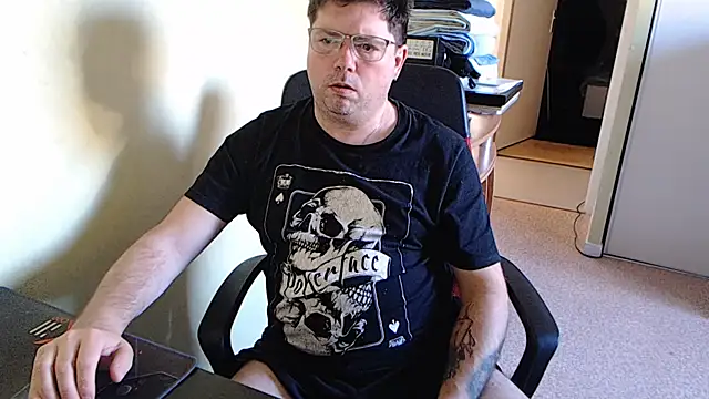 blueandwhite1 online show from February 4, 3:57 pm