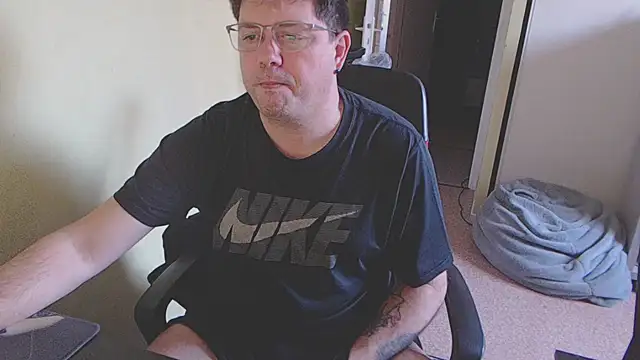 blueandwhite1 online show from February 15, 8:11 am