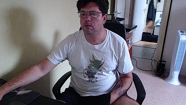 blueandwhite1 online show from September 13, 7:31 am