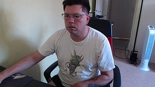 blueandwhite1 online show from September 17, 7:31 am