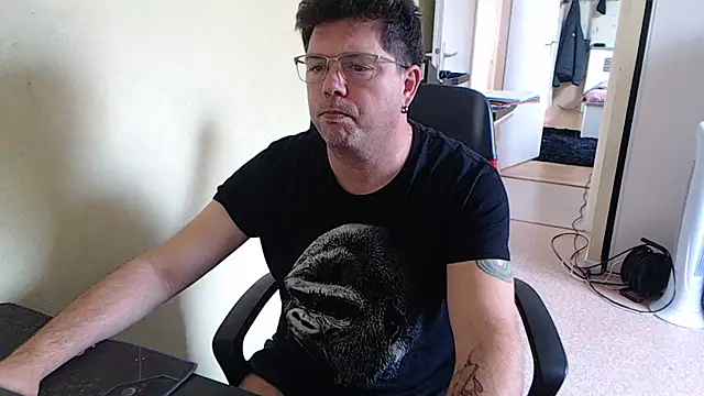 blueandwhite1 online show from October 9, 2:44 pm