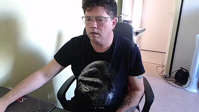 blueandwhite1 online show from October 7, 2:21 pm