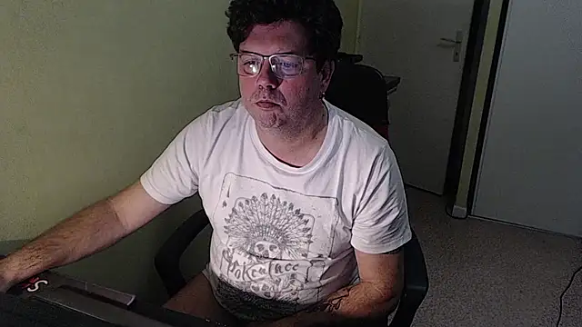 blueandwhite1 online show from December 21, 4:48 pm