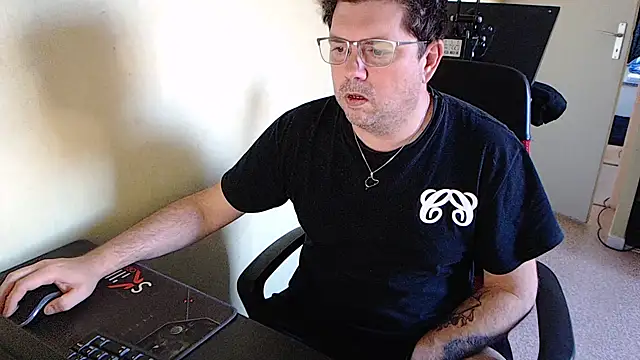 blueandwhite1 online show from December 28, 3:27 pm