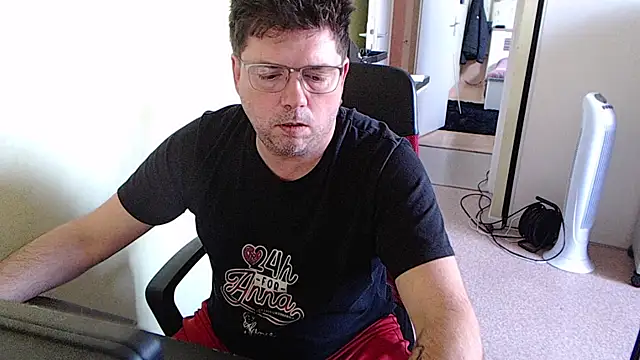 blueandwhite1 online show from October 24, 2:41 pm