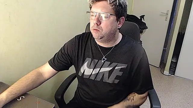 blueandwhite1 online show from January 10, 3:37 pm