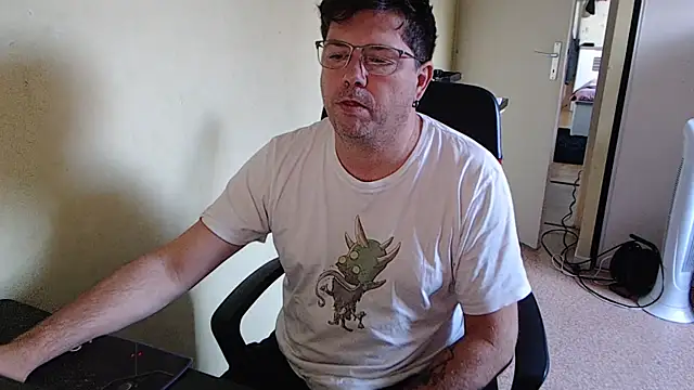 blueandwhite1 online show from October 11, 7:01 am