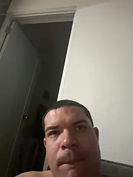 YadielPublic online show from August 7, 12:28 am