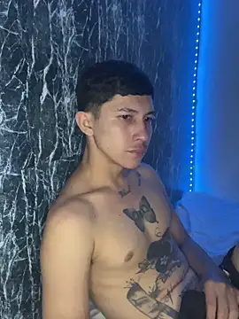 Alejandro BigCock22 online show from September 30, 9:35 am