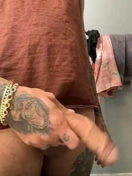 Snapshot of thekingcrazy chatting on October 13, 9:43 pm thekingcrazy online show from October 13, 9:43 pm