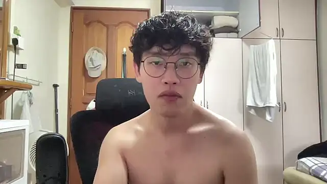 Passionatetwink2 online show from February 28, 7:51 am