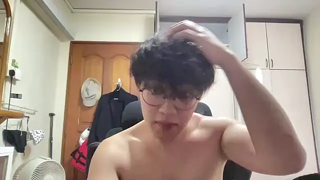 Passionatetwink2 online show from March 5, 7:59 am