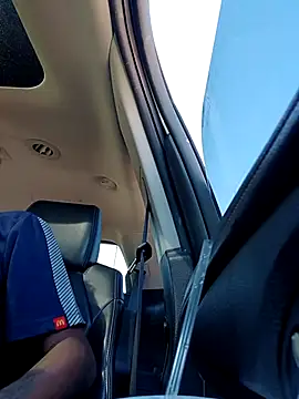 Snapshot of Dropdingo chatting on October 16, 6:49 pm Dropdingo online show from October 16, 6:49 pm