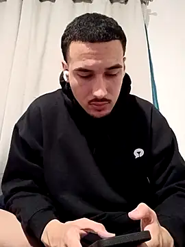 Snapshot of Jadriel23 chatting on October 19, 4:39 am Jadriel23 online show from October 19, 4:39 am