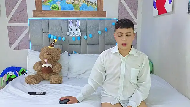 christopher Hot online show from April 6, 8:42 pm