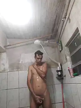 Snapshot of Dedede32 chatting on September 18, 1:18 am Dedede32 online show from September 18, 1:18 am