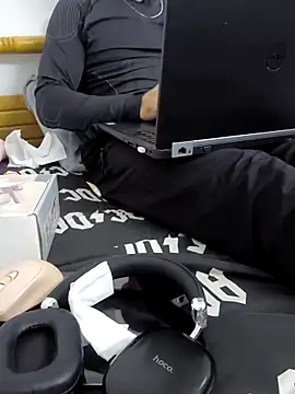 yazinyazin1 online show from November 30, 1:46 pm